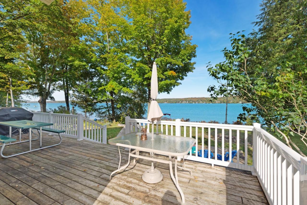 Walloon Lake Cottage Boyne City Exterior photo